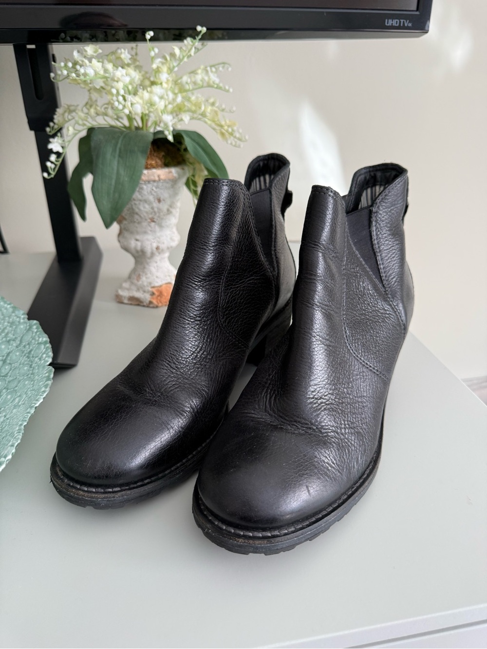 LL Bean Black Leather Chelsea Ankle Boots - Women's